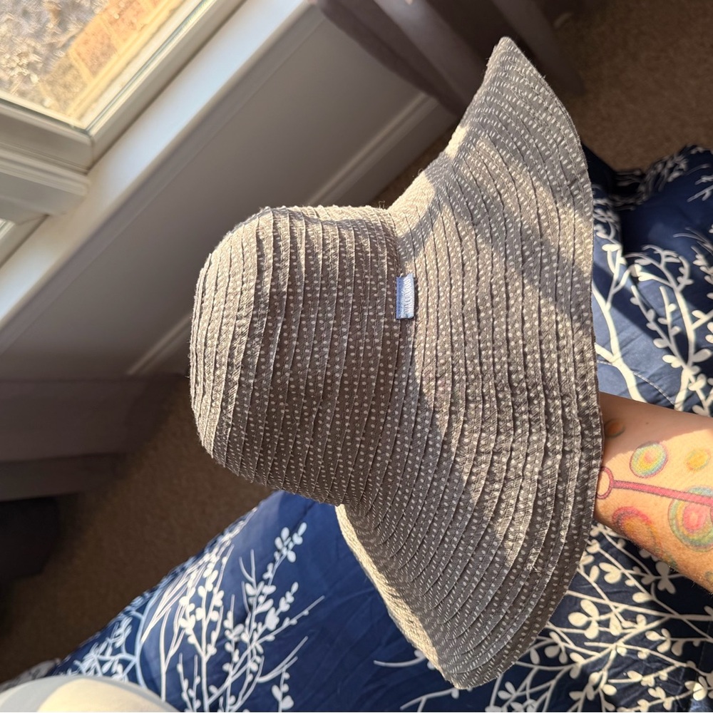 Wallaroo Women's Gray Polka Dot Hat - Picture 3 of 4
